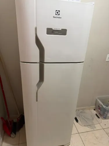 Geladeira Electrolux Branca- 310L