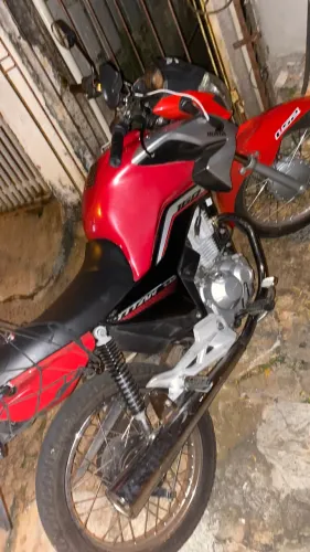 Troco 160 titan 2017 por carro 