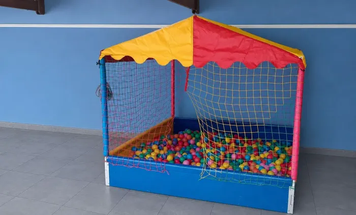 Piscina de bolinhas 2x2 completa
