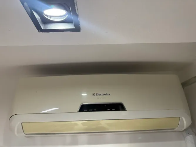Vendo Ar split Eletrolux 9.000 BTUs