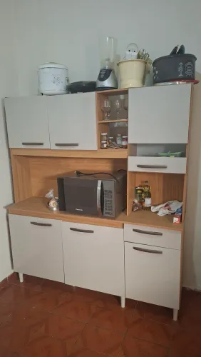 Armário de cozinha compacto - pouco uso