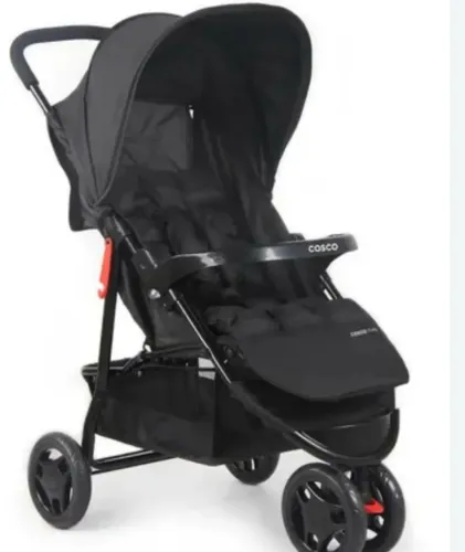 Carrinho de bebê Cosco.