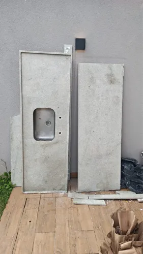 Bancada Granito Cinza Itaúnas 3,50 m com Cuba de Inox - Seminova