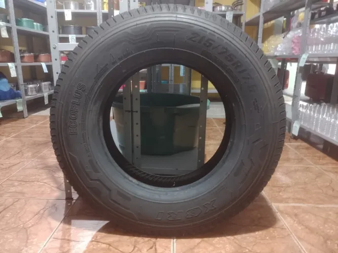 Oportunidade! pneus de caminhão 215/75 r17,5