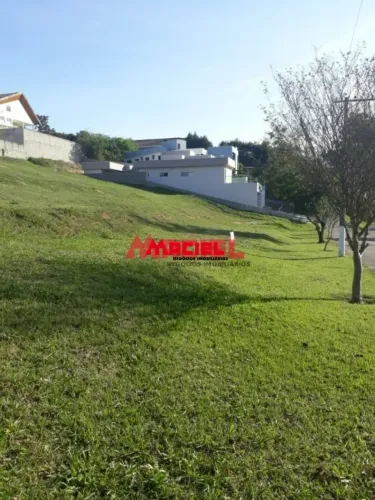 Terreno Condomínio em Jacareí