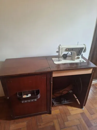 Máquina de Costura Singer Multiponto 666 - Completa com Gabinete Original