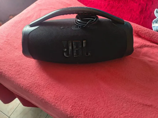 Vendo Caixa de Som JBL Boombox 3, Wi-Fi, Bluetooth, Portátil à Prova de Água, 200W.