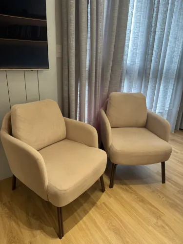 2 Poltronas Rosé Estofadas | Impecáveis