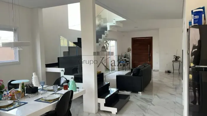 Oportunidade - Casa em Condomínio - Residencial Floradas do Paratey - Urbanova - 3 Dormitó
