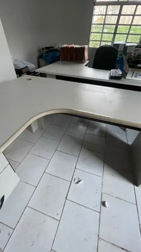 Mesa para escritório em L