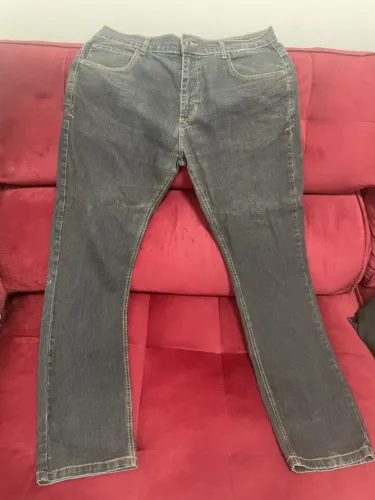 Título: Calça Jeans Preta Reef Nº 46 - Bom Estado