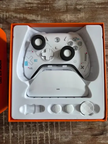 ATK Battle Axe Pro com dock