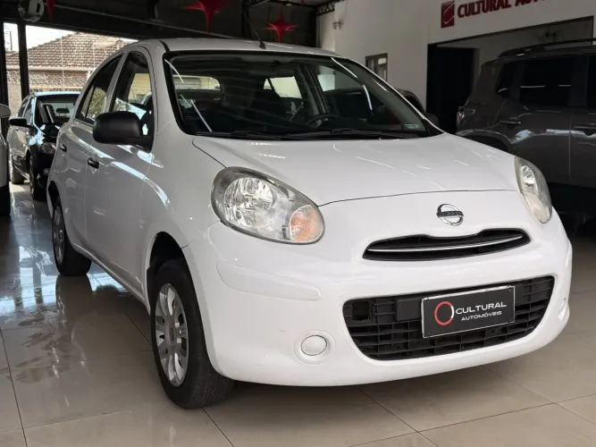 Nissan March 1.0 16V Flex Fuel 5P 2012