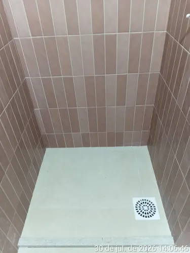 Pedreiro e azulejista