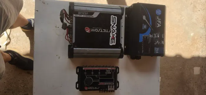 Equipamento de som automotivo 
