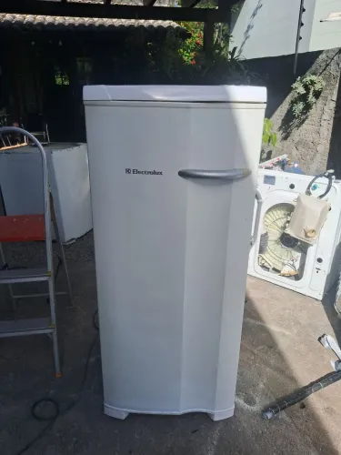 Freezer Electrolux  cinco gavetas 