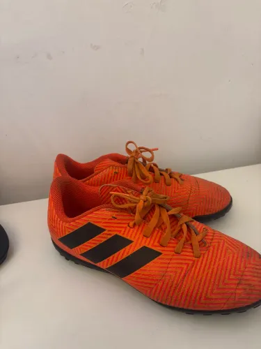 Chuteira Adidas