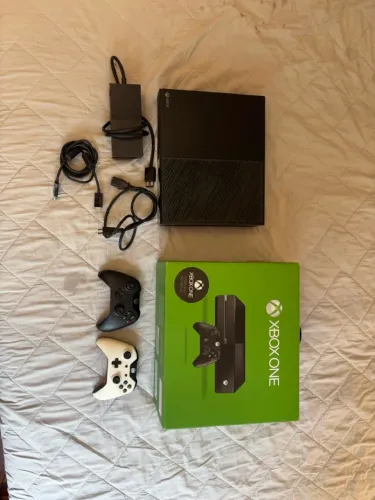 Xbox One 500GB Completo + Dois Controles
