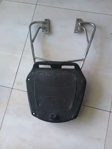 Suporte baú CB300r