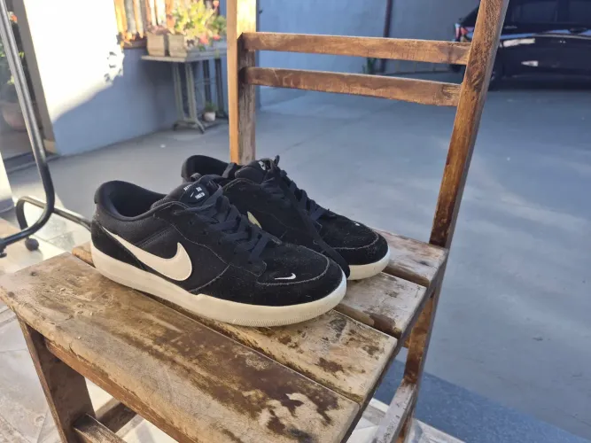 Dois tênis Nike