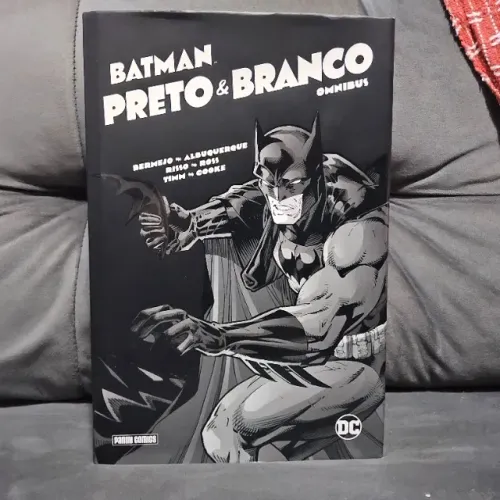 Batman: Preto & Branco - Omnibus (DC Comics - Panini)