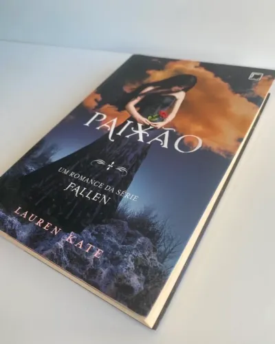 Livro Paixão Fallen de Lauren Kate