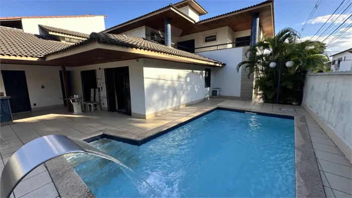Casa com 5 quartos à venda em Mata da praia - ES