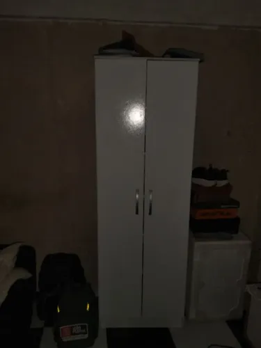 Armário de duas portas