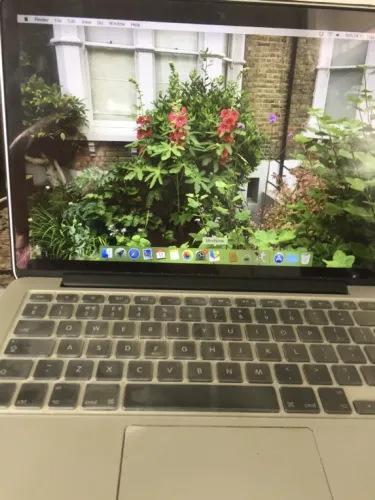MACBOOK PRO