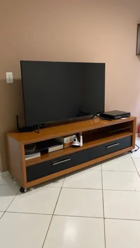 VENDO RACK DE MADEIRA EXCELENTE ESTADO