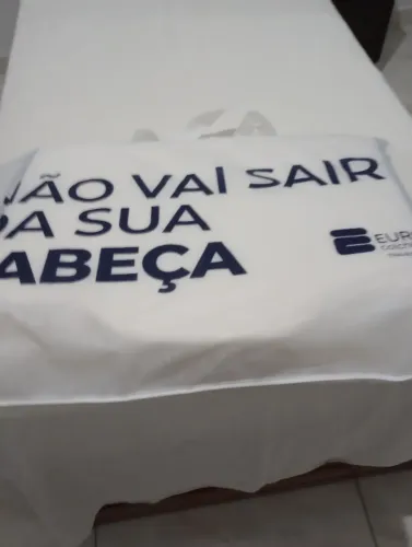 Vendo travesseiro da euro colchões novo na embalagem valor 150,00! Na loja custa 216!