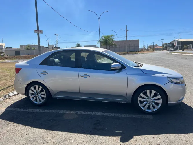 Kia Motors Cerato 1.6 16V Aut. 2011