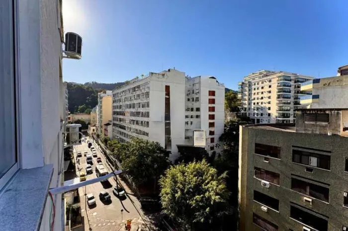 Apartamento : / Residencial / Laranjeiras