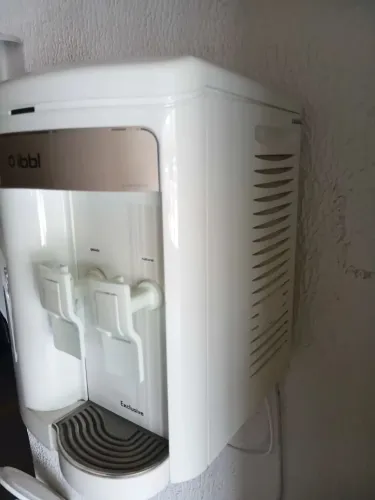 Vendo um purificador de água usado fucionando