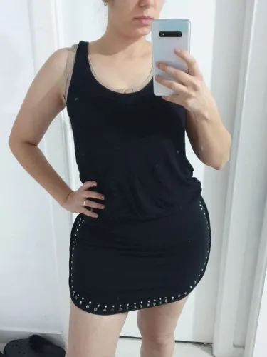 Vestido feminino preto com tachas m