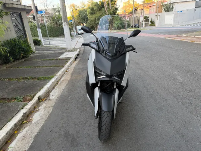MOTO - XMAX