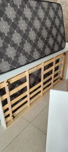 Bi-Cama Branca + 2 colchões