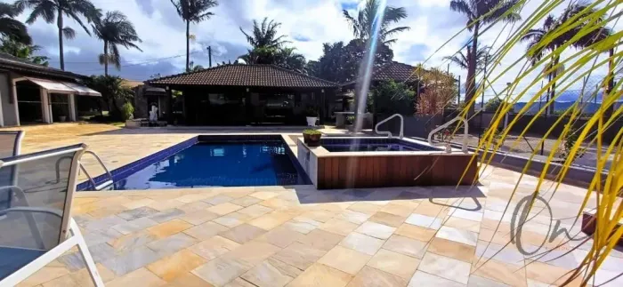 Casa de luxo em condomínio no Haras Bela Vista: 4 quartos, 2 suítes, 3 salas, 6 banheiros,