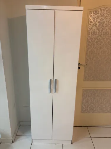 Armário duas portas 1,80m x 0,60m usado