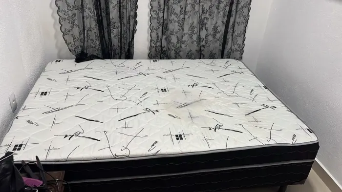 Vende-se cama box casal