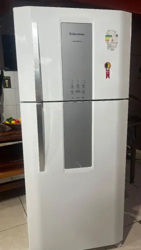 Geladeira electrolux DF80 Frost Free