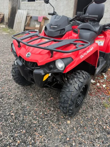 Quadriciclo can am ano 2022