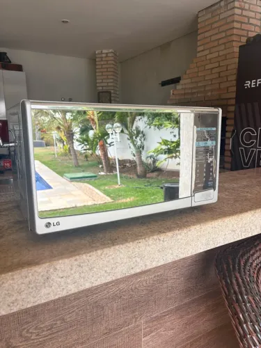 Micro-ondas LG Grill 30 Litros Espelhado Prata - Excelente Estado