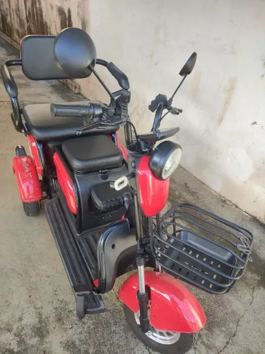 Triciclo elétrico
