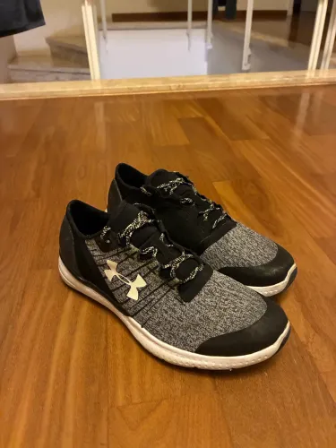 Tênis Under Armour Original pouco usado