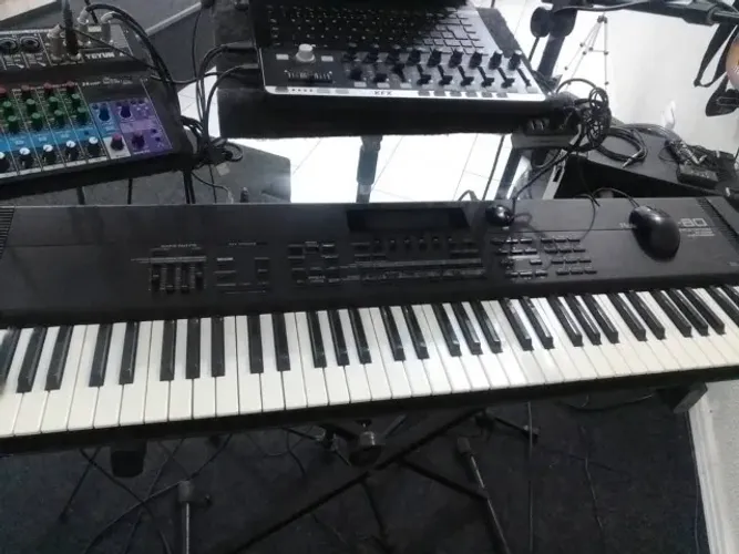 Troco teclado Roland XP80 em teclado arranjador do meu interece