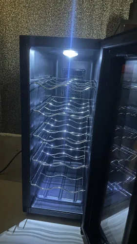 Adega Climatizadora Touch 12 Garrafas Preta 127v - Tronos