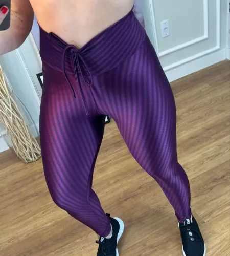 Legging 3d empina bumbum cor vinho TAM m 