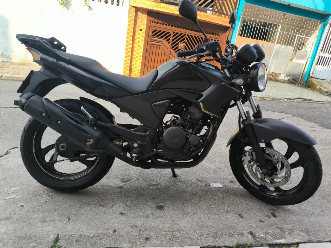 Fazer 250