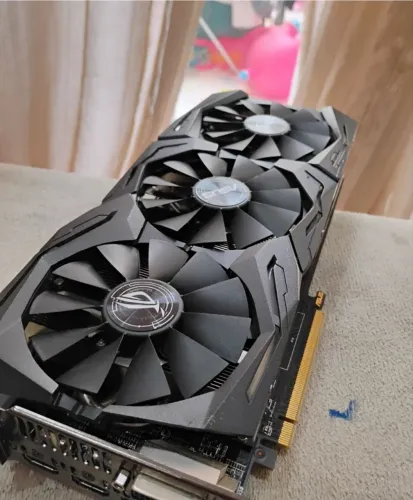? GTX 1060 ASUS ROG STRIX 6GB - 6GB GDDR5 ?